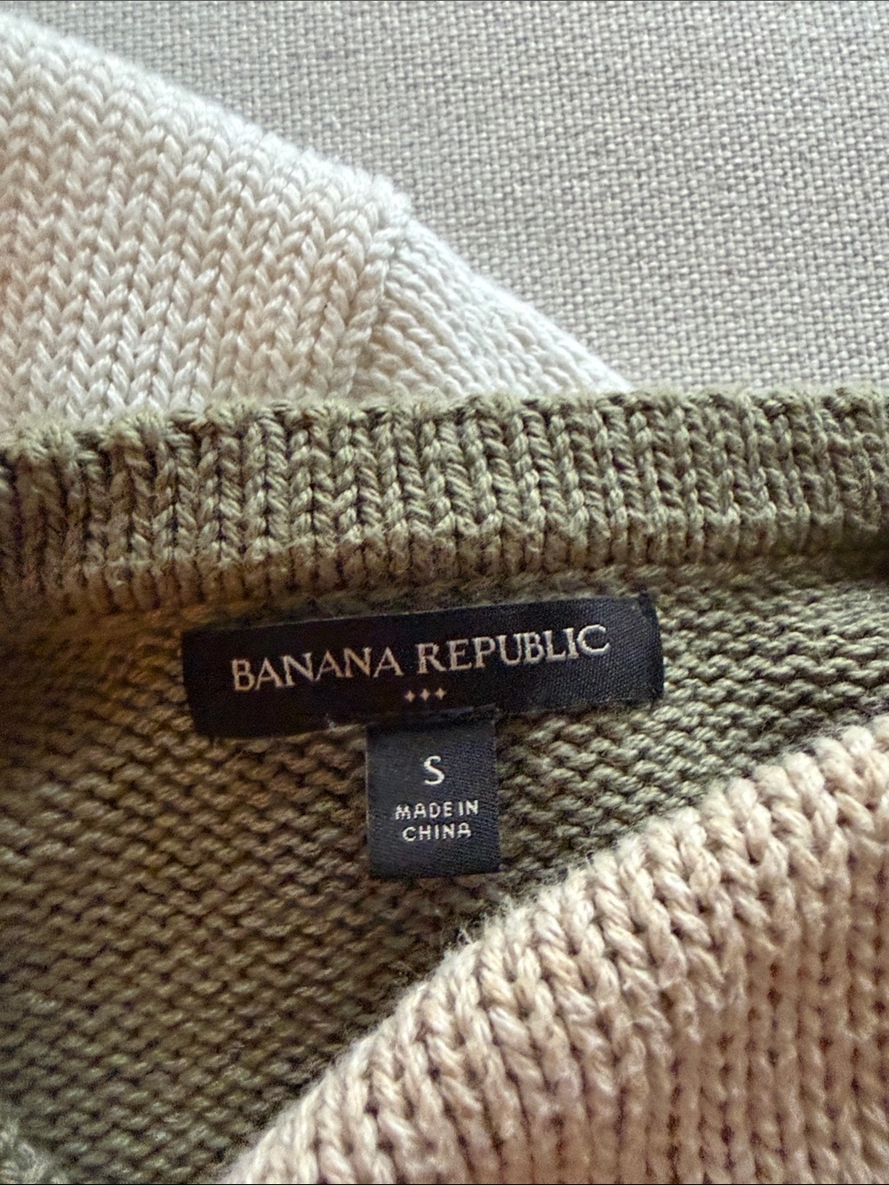 White/Green/Beige/BLK Banana Republic Factory Women's Crewneck Sweaters - Picture 7 of 10
